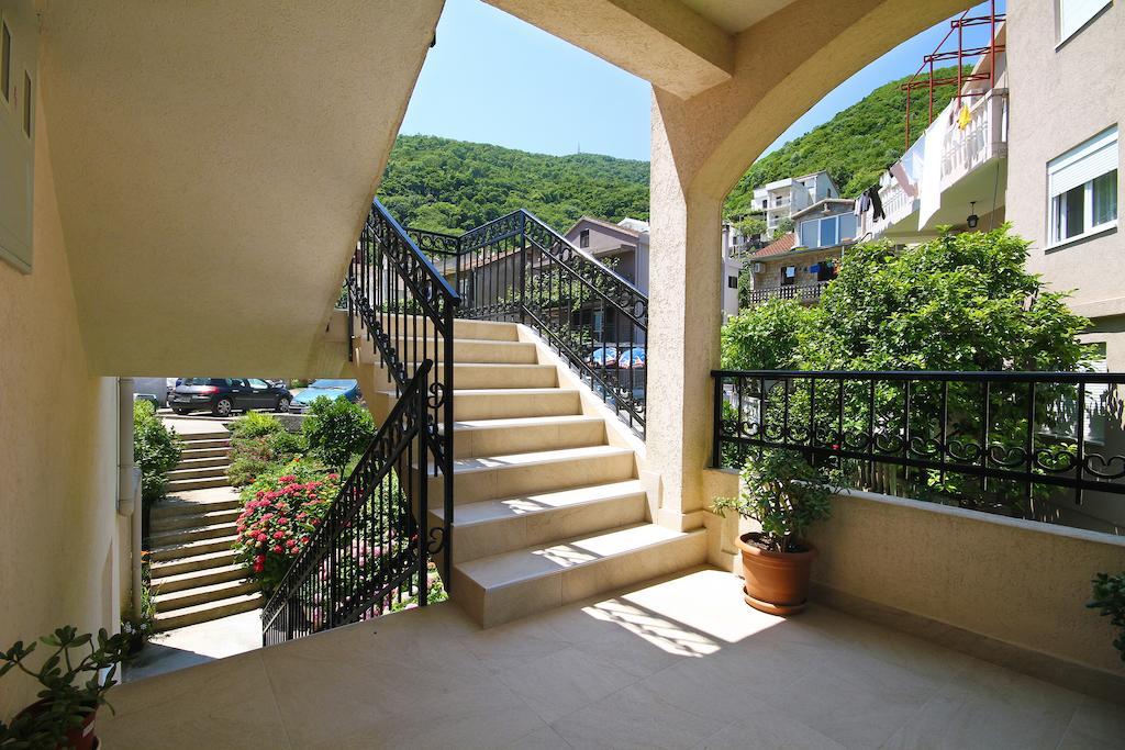Apartments Raicevic Budua Esterno foto